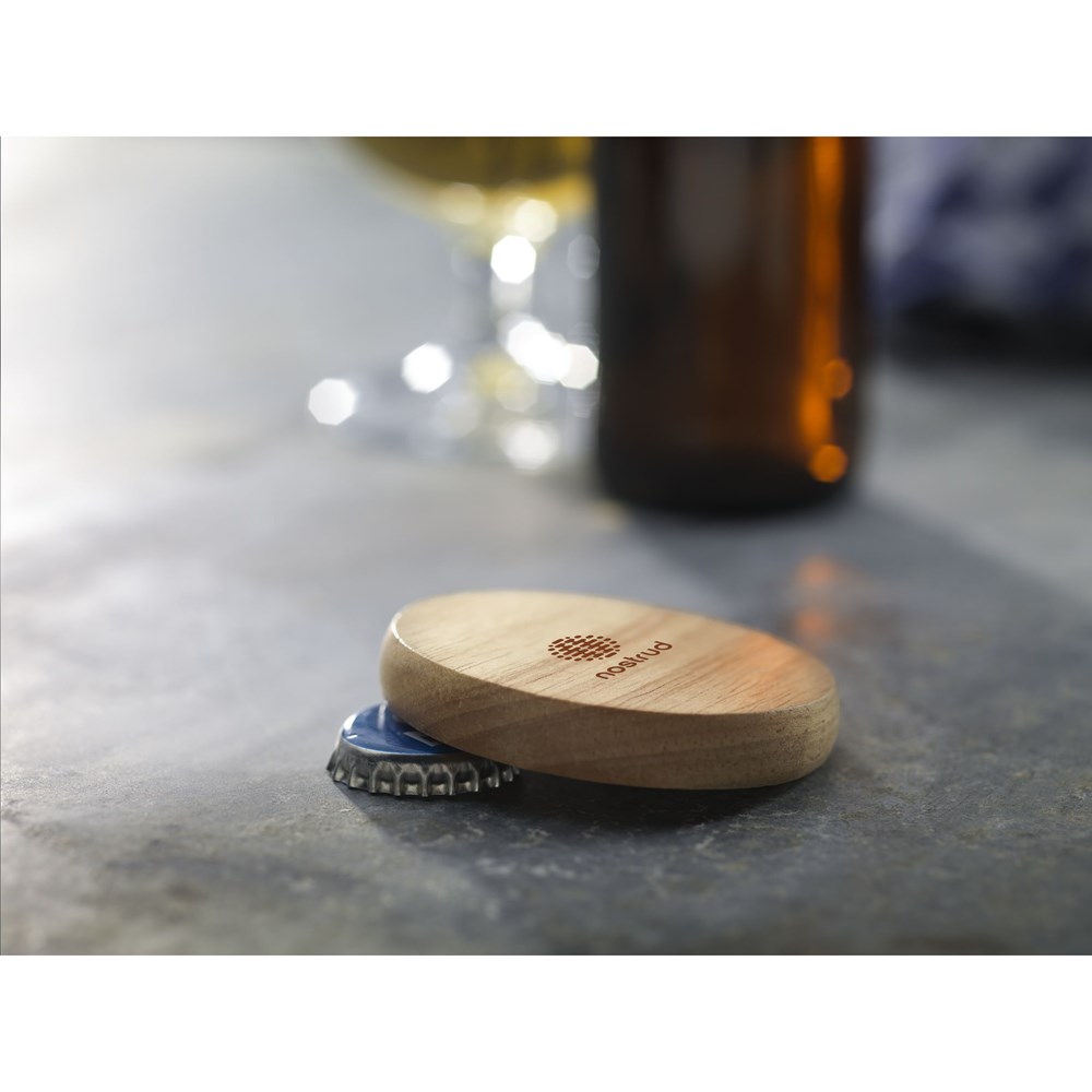 Rondo circular bottle opener